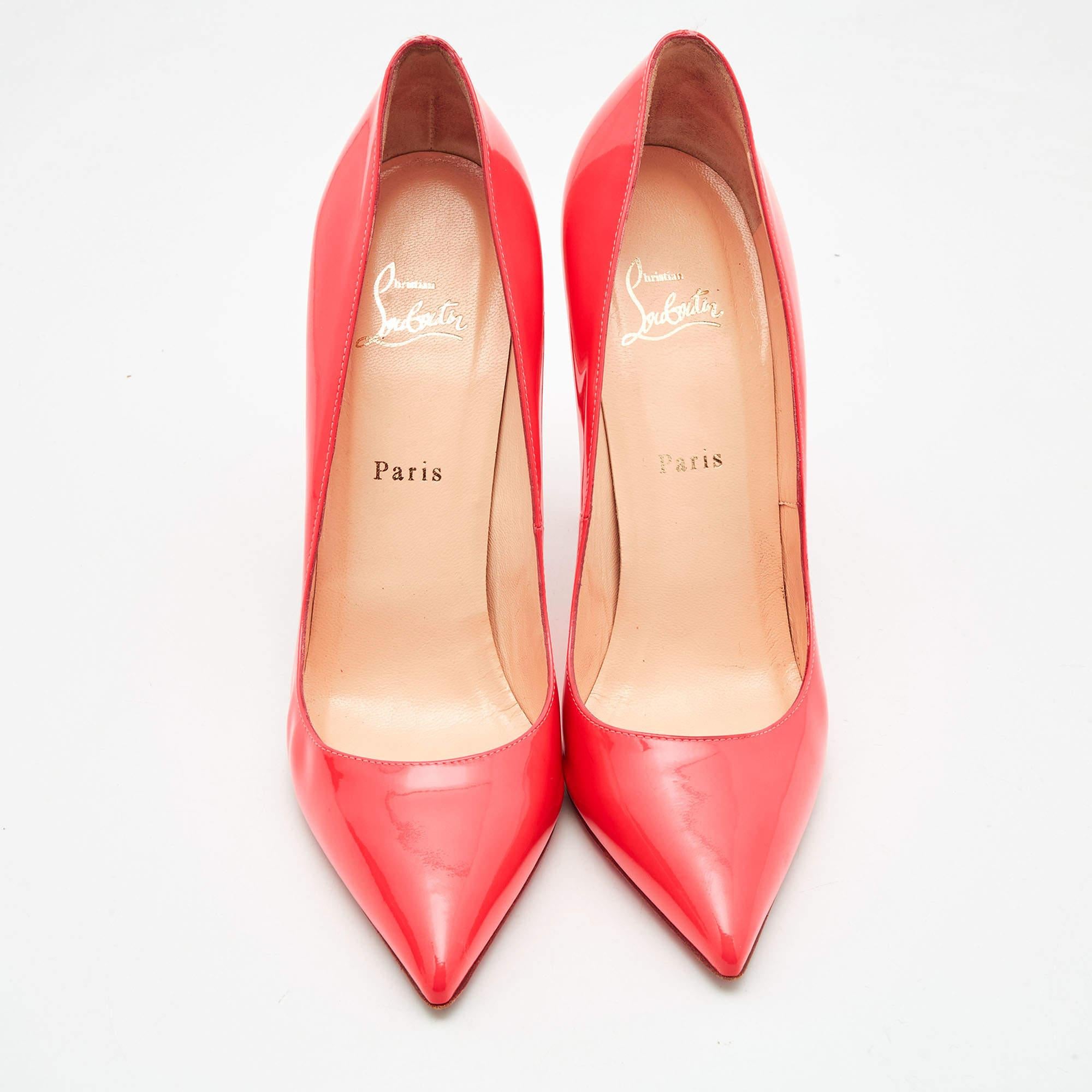 Named after English model Kate Moss, this pair of Christian Louboutin So Kate pumps reflects elegance and sophistication in every step. Proving the brand's expertise in the art of stiletto making, it has been diligently crafted from neon coral