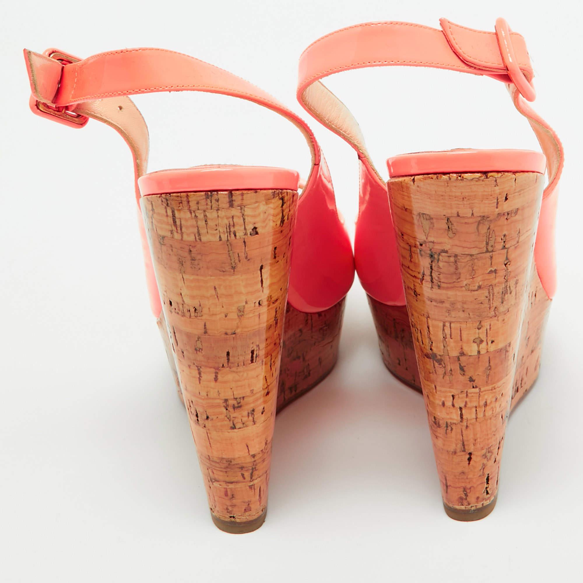 De las mujeres Christian Louboutin Neón charol Une Plume Cuña Slingback Bombas Tamaño 38 en venta