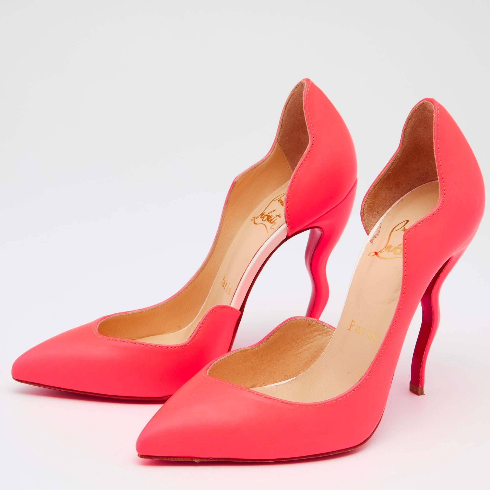Bound to make you feel magical in every walk are these Dalida pumps from Christian Louboutin, beautifully shaped in a D'Orsay style. They have been designed with a wavy topline and wavy 11 cm heels, complementing the pointed toes and the