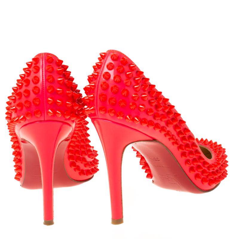 Christian Louboutin Neon Pink Patent Leather Pigalle Spikes Pumps Size 35.5 In Good Condition In Dubai, Al Qouz 2