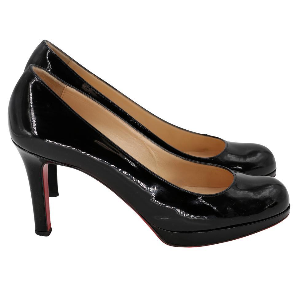 Christian Louboutin Nero Round Toe Patent Leather Bianca Pumps CL-0818P-0001 In Good Condition For Sale In Downey, CA