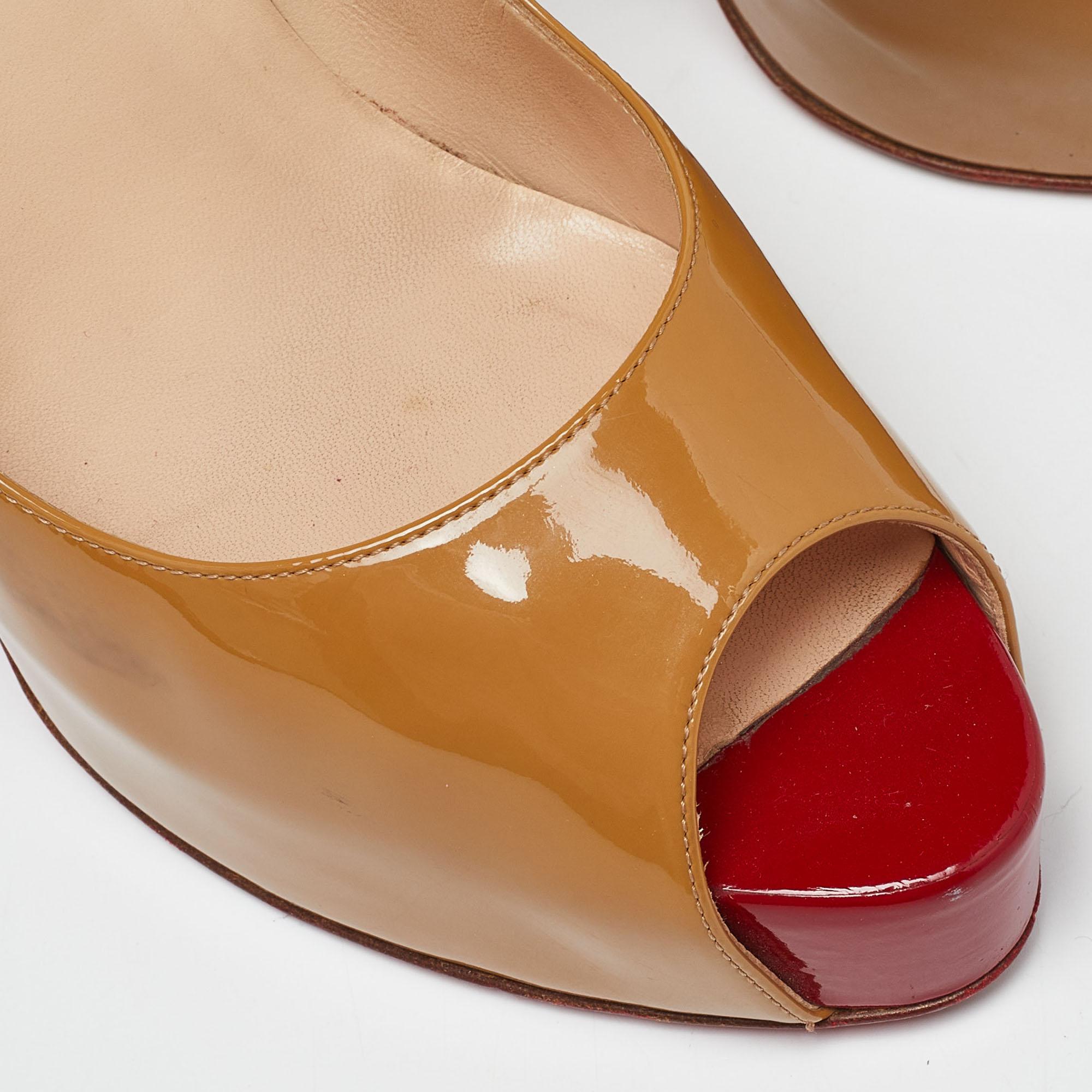 Christian Louboutin Bombas de charol beige desnudo nuevo Very Prive talla 40.5 2