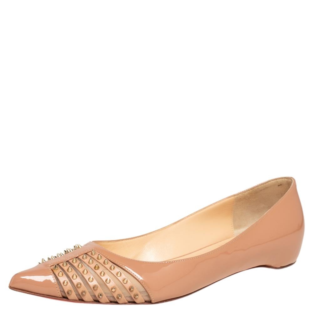 Christian Louboutin Nudefarbene flache Lacklederschuhe in Goldo flache Größe 38 2