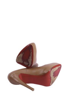 Christian Louboutin Nude Platform Pumps - EU 40