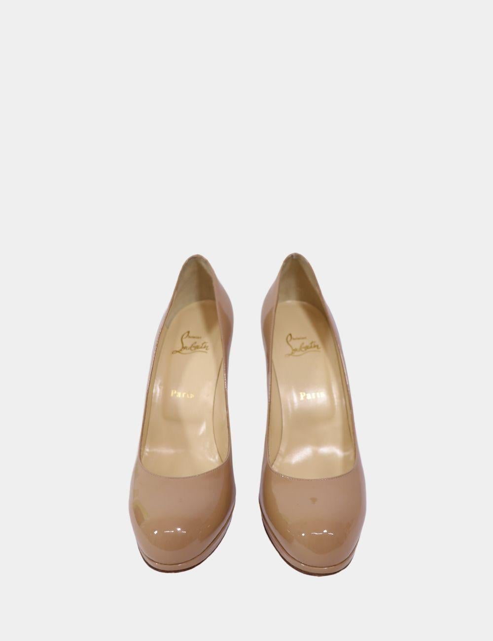 Christian Louboutin Nude Simple Pumps Size EU 40.5 In Excellent Condition For Sale In Amman, JO