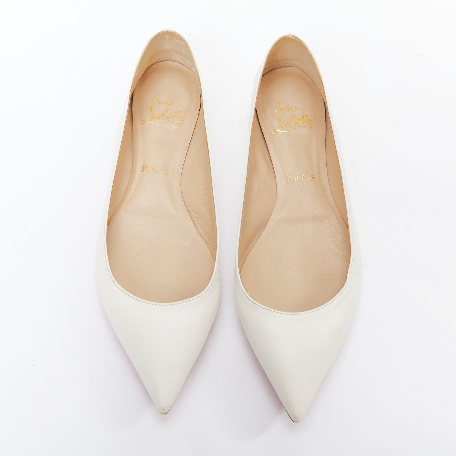 CHRISTIAN LOUBOUTIN off white leather point toe flat shoes EU37.5
Reference: SNKO/A00431
Brand: Christian Louboutin
Material: Leather
Color: Off White
Pattern: Solid
Closure: Slip On
Lining: Nude Leather
Made in: Italy

CONDITION:
Condition: Good,