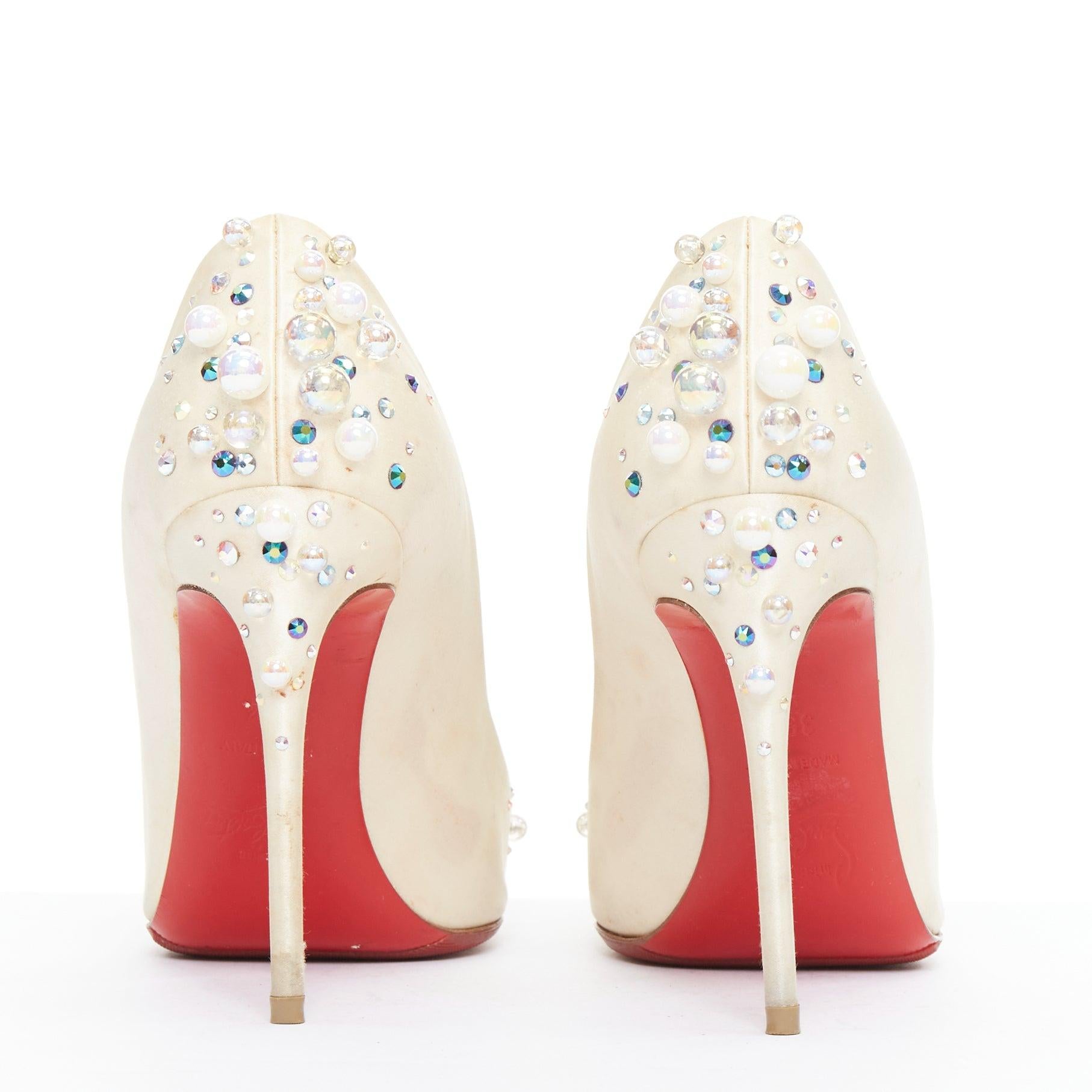 CHRISTIAN LOUBOUTIN off white satin pearl embellished bridal pumps EU35.5 Pour femmes en vente