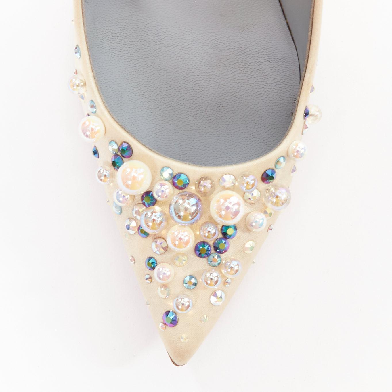 CHRISTIAN LOUBOUTIN off white satin pearl embellished bridal pumps EU35.5 en vente 1