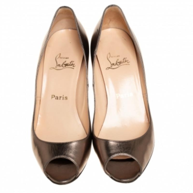 Christian Louboutin Olive Green Leather Very Prive Peep Toe Pumps Size 39 For Sale 1