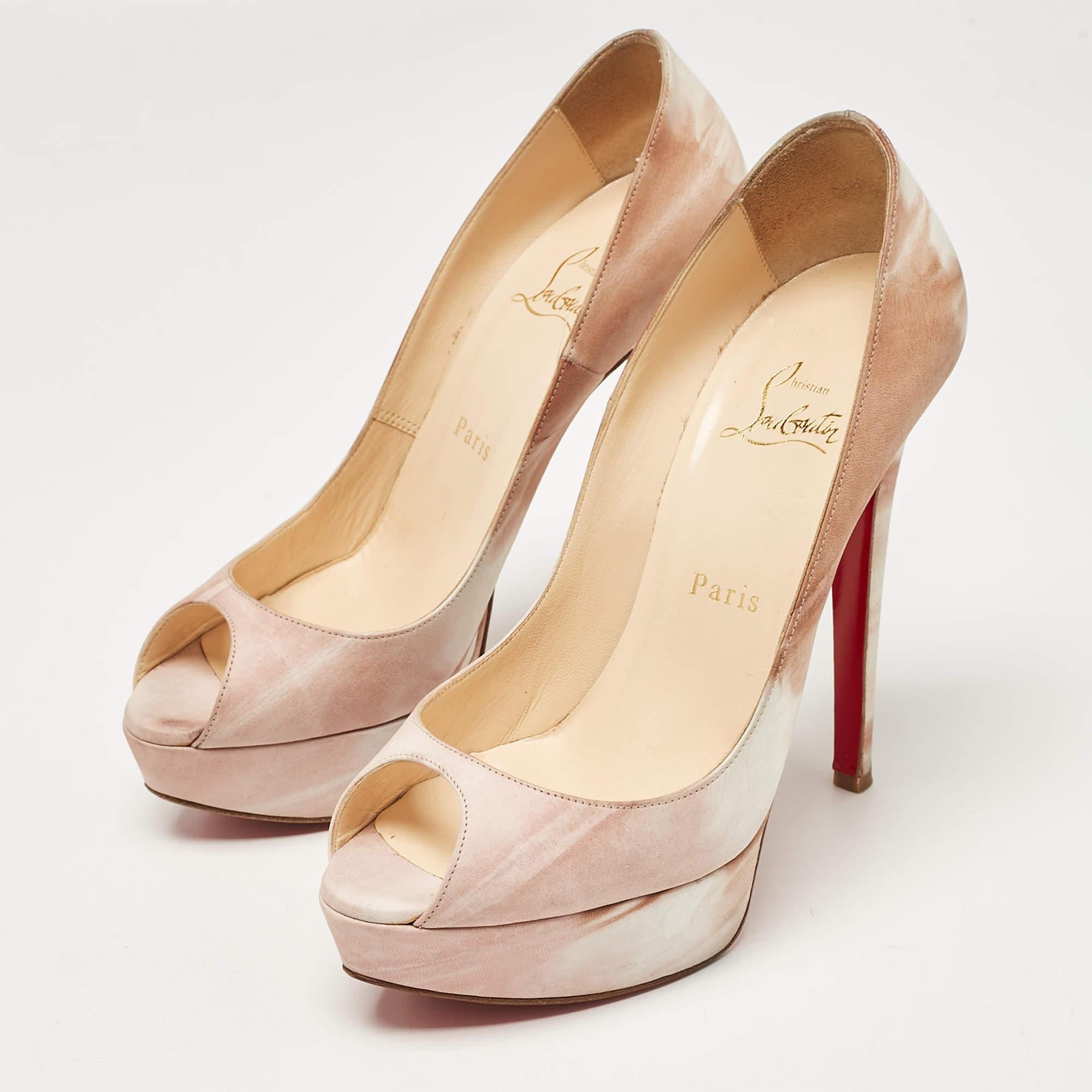 These pumps from Christian Louboutin are meant to be a loved choice. Wonderfully crafted and balanced on sleek heels the pumps will lift your feet in a stunning silhouette.