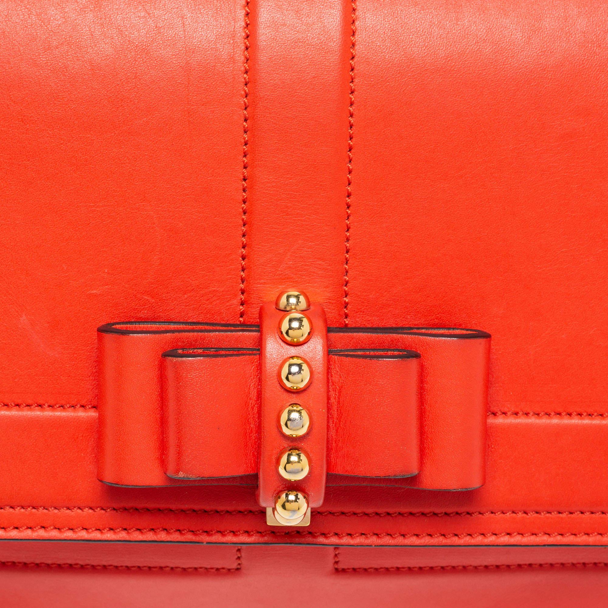 Christian Louboutin süße Charity Umhängetasche aus Leder in Orange/Grau im Angebot 4
