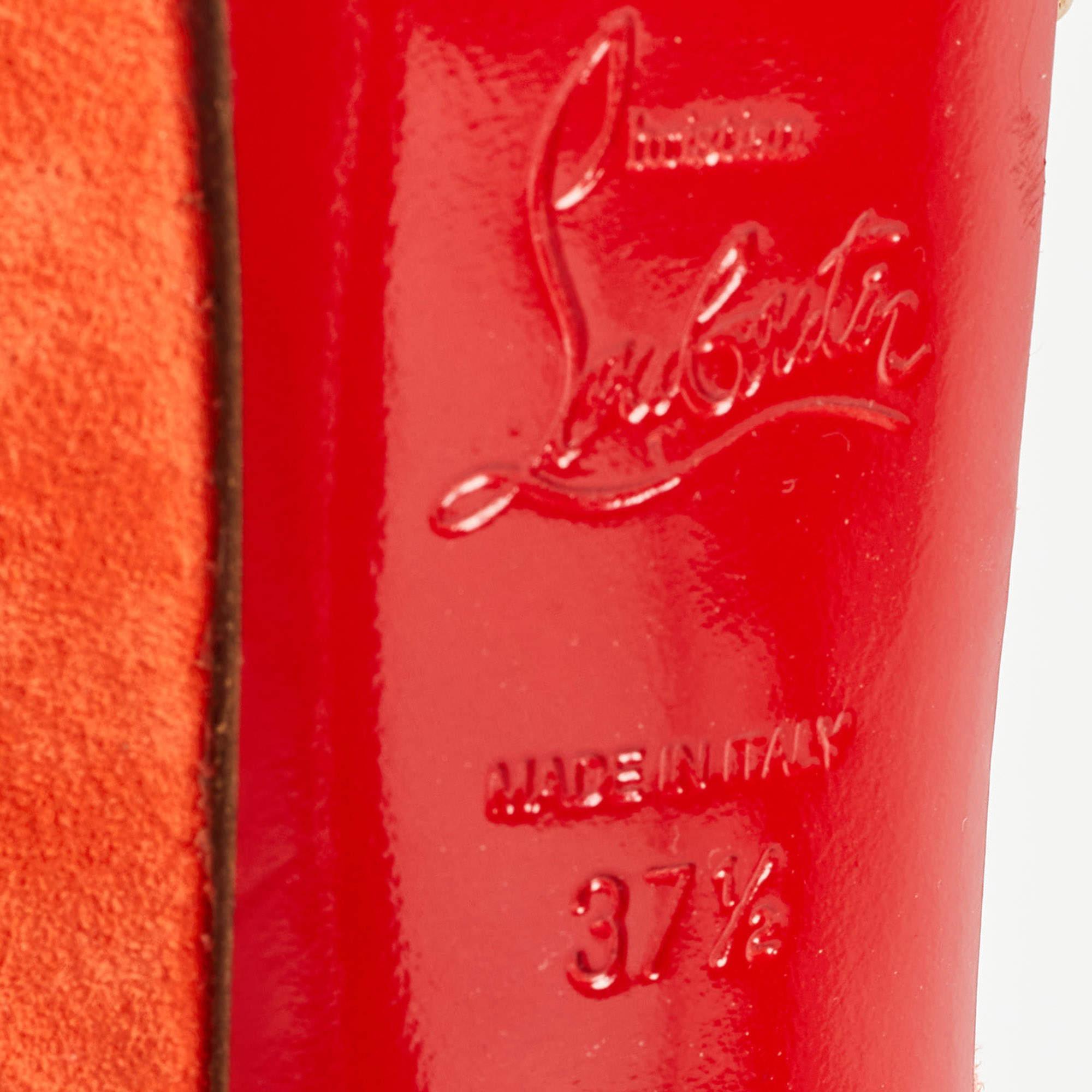Christian Louboutin escarpins Mayada en daim orange, taille 37,5 en vente 3