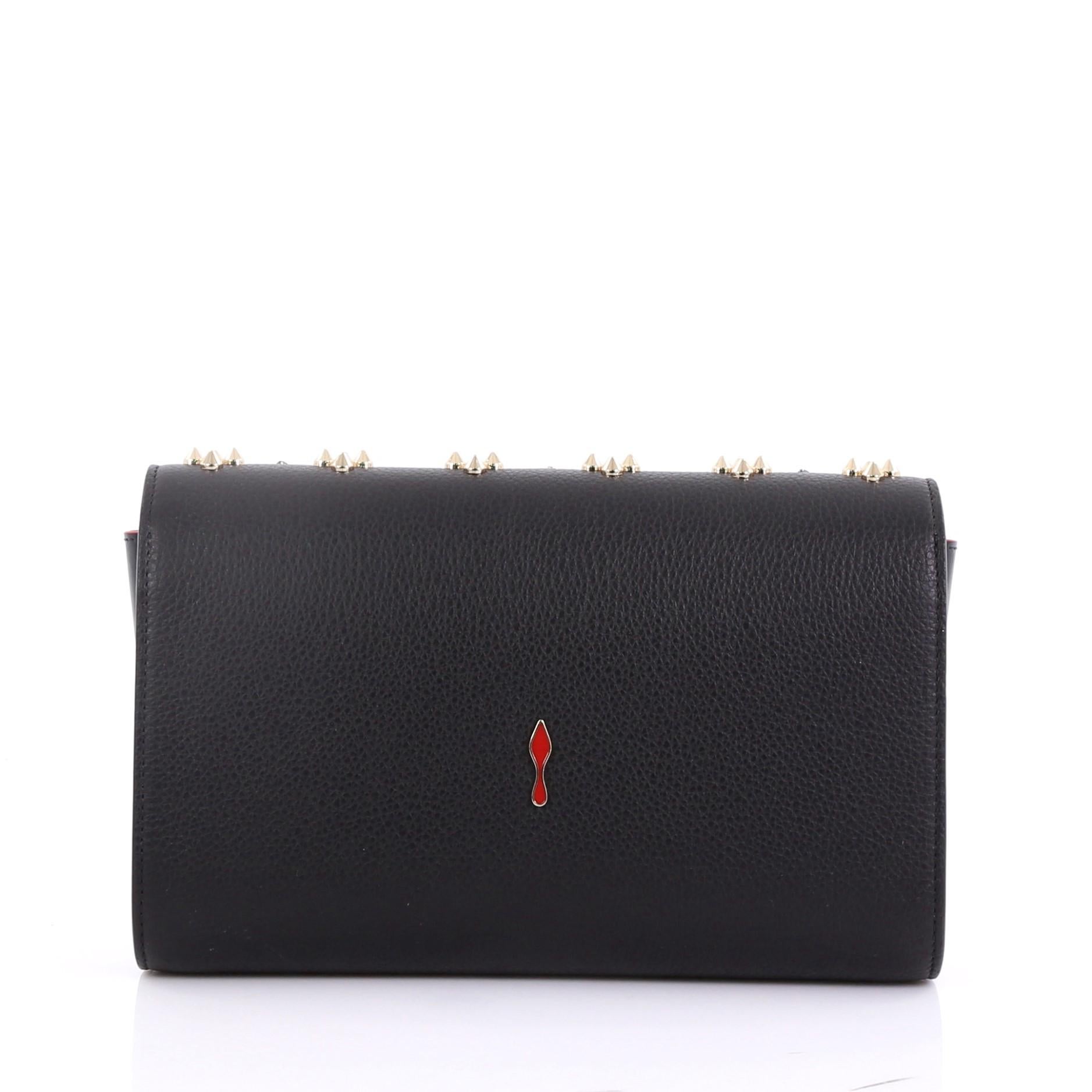 Christian Louboutin Paloma Clutch Studded Leather Small im Zustand „Hervorragend“ in NY, NY
