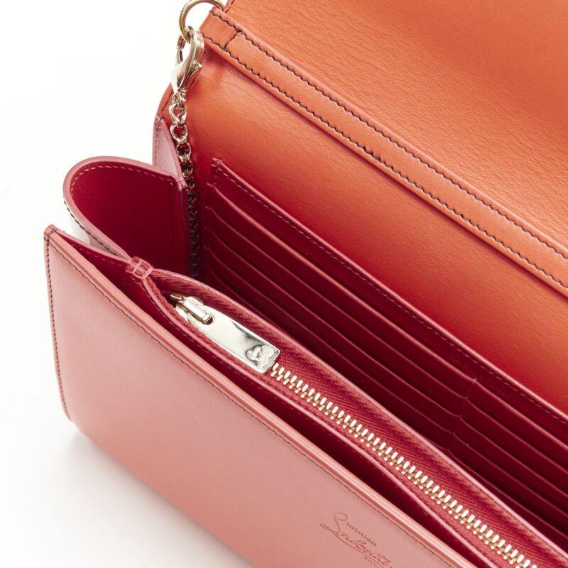 Christian Louboutin Paloma, borsa a tracolla con catena in oro e borchie in rosa in vendita 6