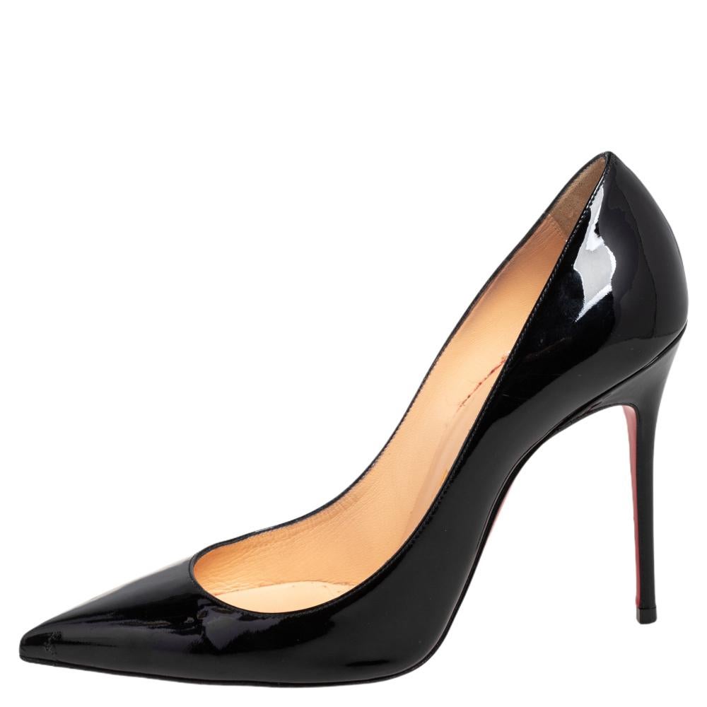 Crafted from patent leather, these black Decollete 554 pumps by Christian Louboutin carry a mesmerizing shape with pointed toes and 12 cm heels. Complete with the signature red soles, this pair truly embodies the fine art of shoemaking.