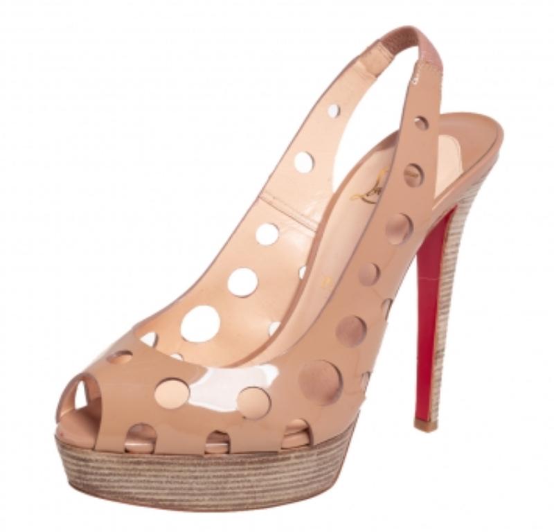 Sandales à talons compensés Ginza en cuir verni Christian Louboutin Taille 38 Bon état à Dubai, Al Qouz 2