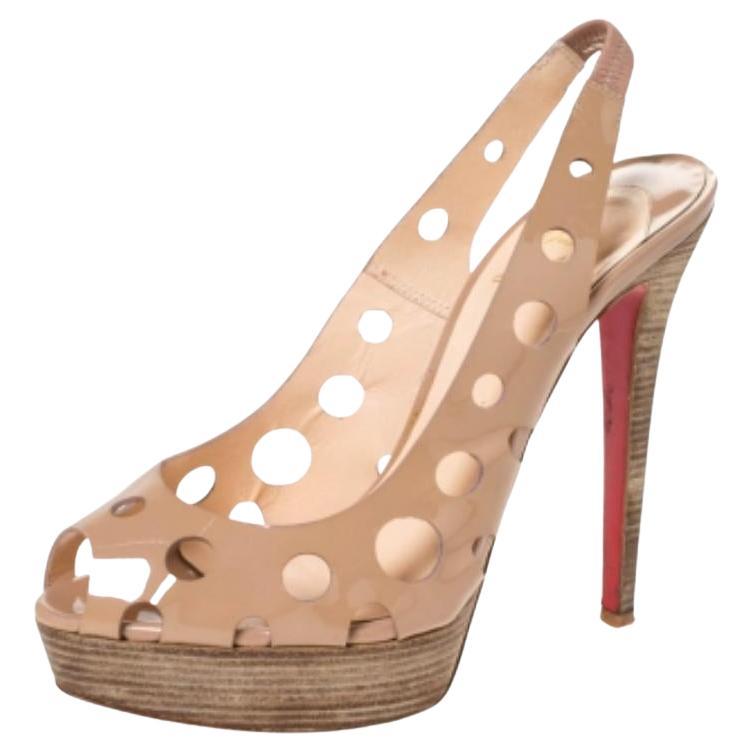 Christian Louboutin Sandali con piattaforma Ginza in pelle verniciata misura 39 in vendita