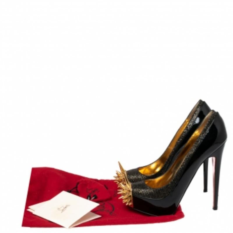 Noir Christian Louboutin cuir verni et tissu Lurex - Escarpins à pointes astéroïdes Taille 39.5 en vente