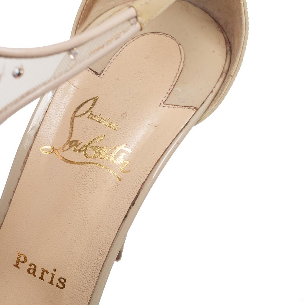 Christian Louboutin Patent Leather Patinana T-Strap Peep Toe Sandals Size 39.5 In Good Condition In Dubai, Al Qouz 2