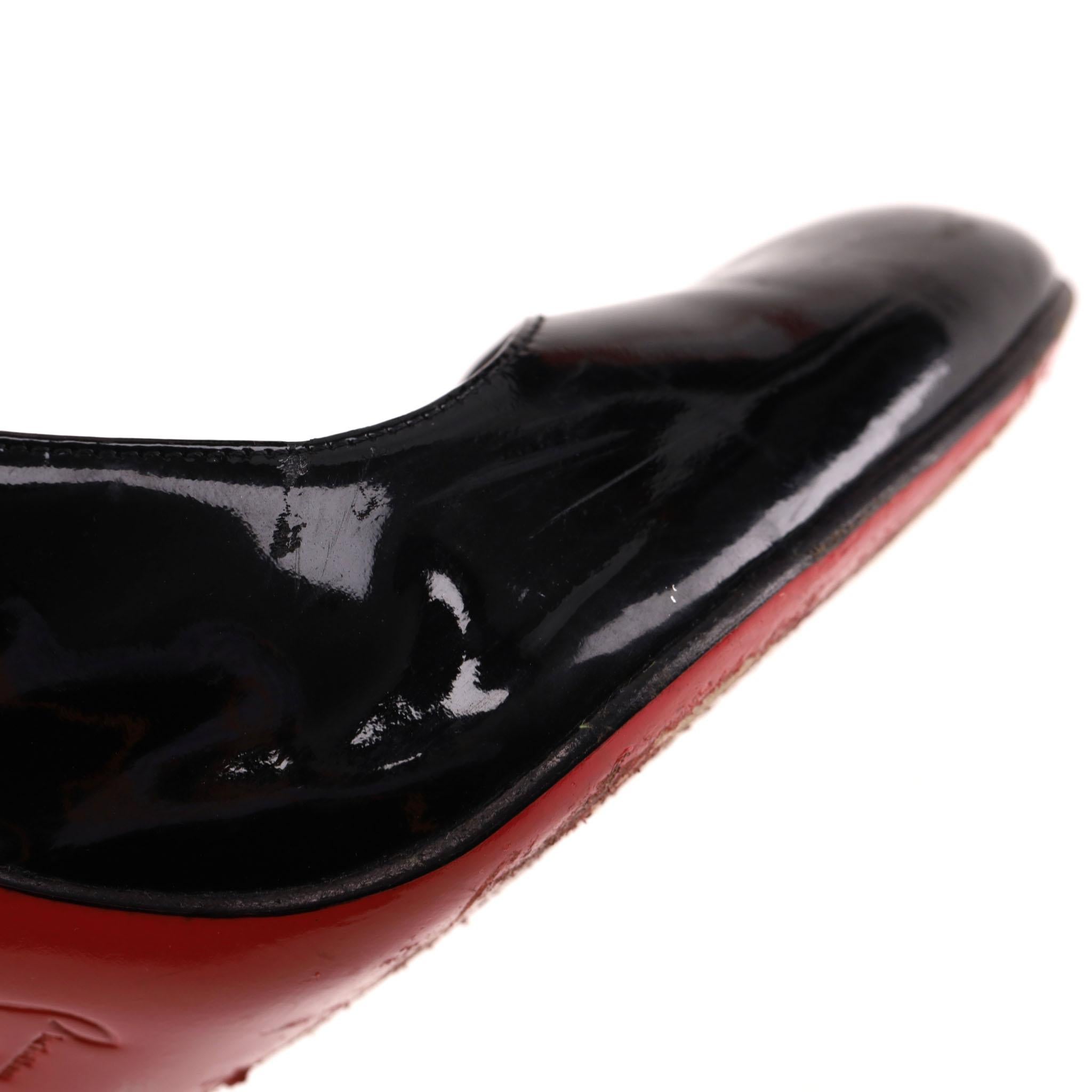 Christian Louboutin, escarpins simples en cuir verni en vente 3