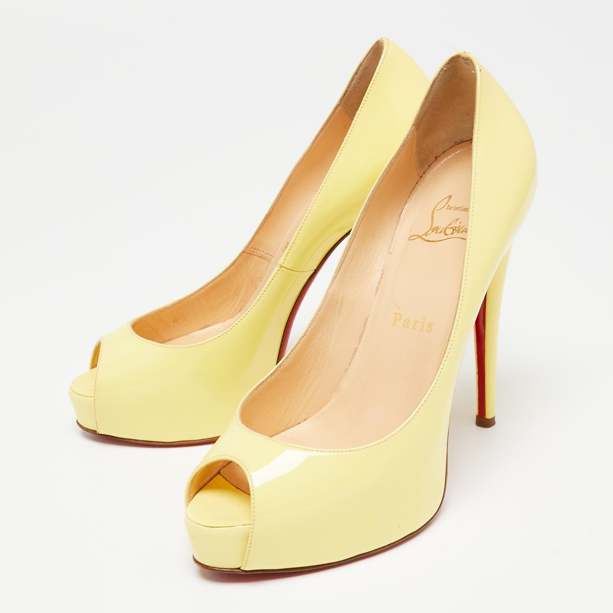 This pair of Christian Louboutin pumps is a timeless classic. Step out in style while flaunting these patent leather shoes, ideal for all occasions. They feature peep toes, platforms and 12.5 cm heels.

Includes: Original Dustbag, Extra Heel tips