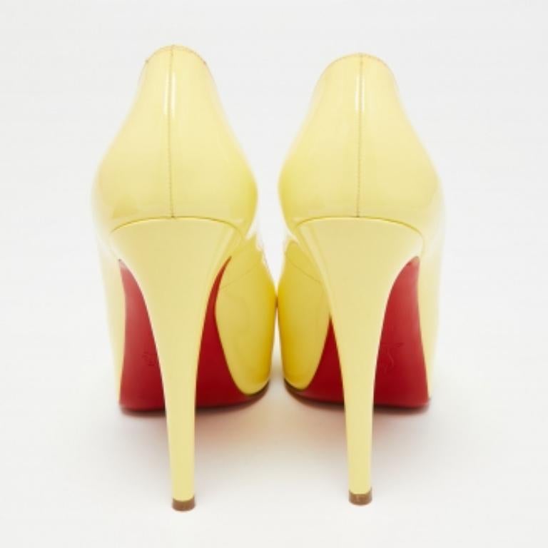 Christian Louboutin Bombas de plataforma con puntera abierta de charol Very Prive Talla 37 en venta 3