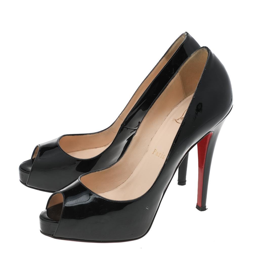 Escarpins à plateforme Christian Louboutin en cuir verni très prisé à bout ouvert, taille 38 1