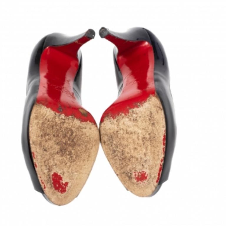 Escarpins à plateforme Christian Louboutin en cuir verni très prisé à bout ouvert, taille 38 3