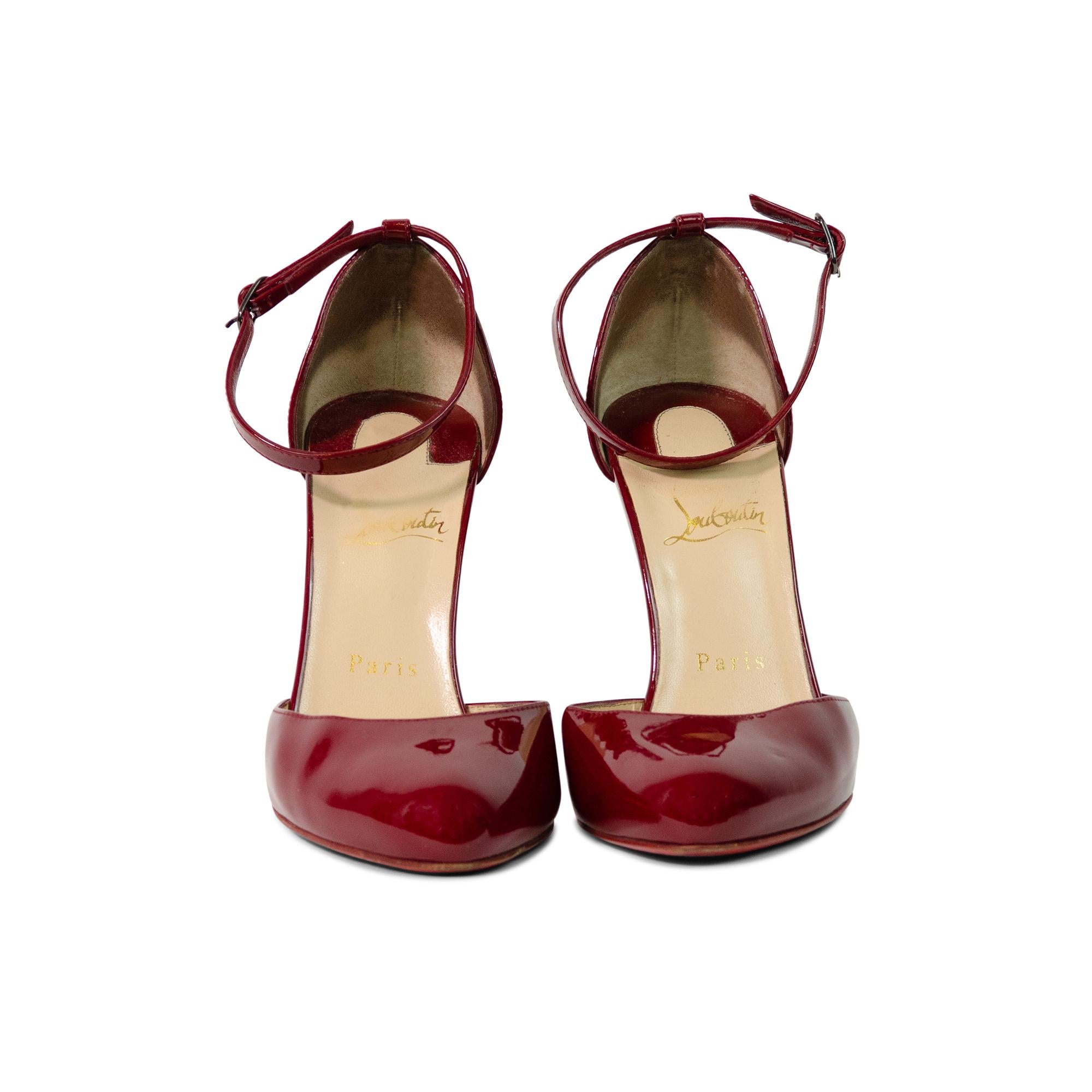 CHRISTIAN LOUBOUTIN Patent Red Vintage Style Heels In Good Condition For Sale In Berlin, BE