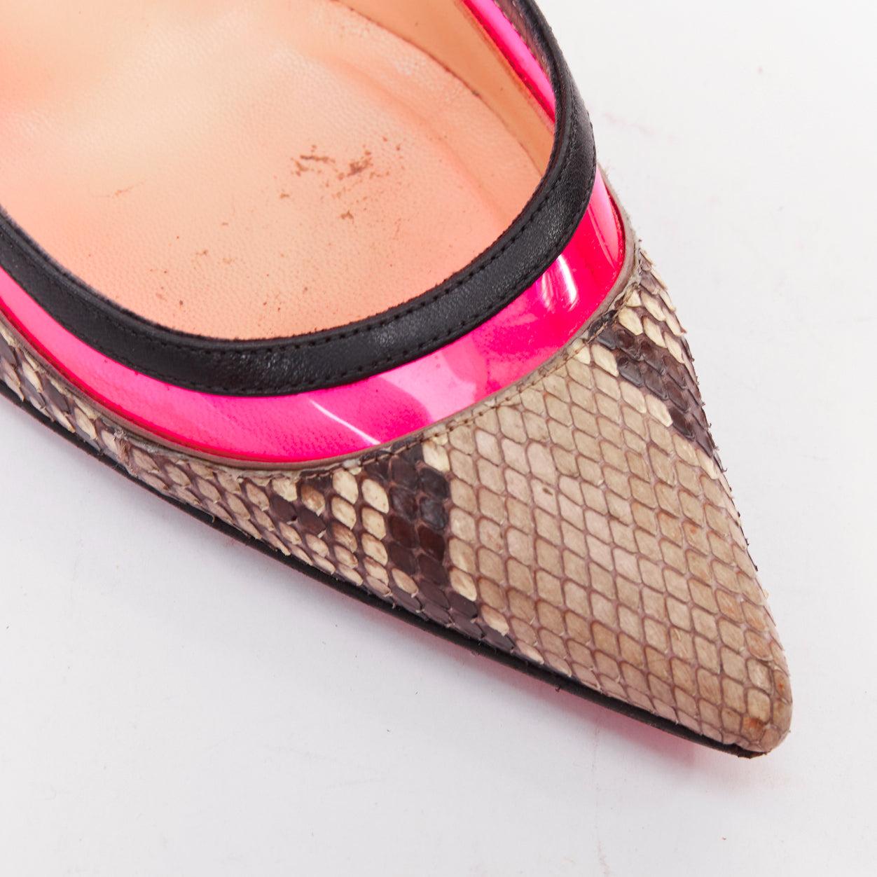 CHRISTIAN LOUBOUTIN Paulina escarpins contrastés en cuir écaillé PVC rose vif EU39.5 en vente 2