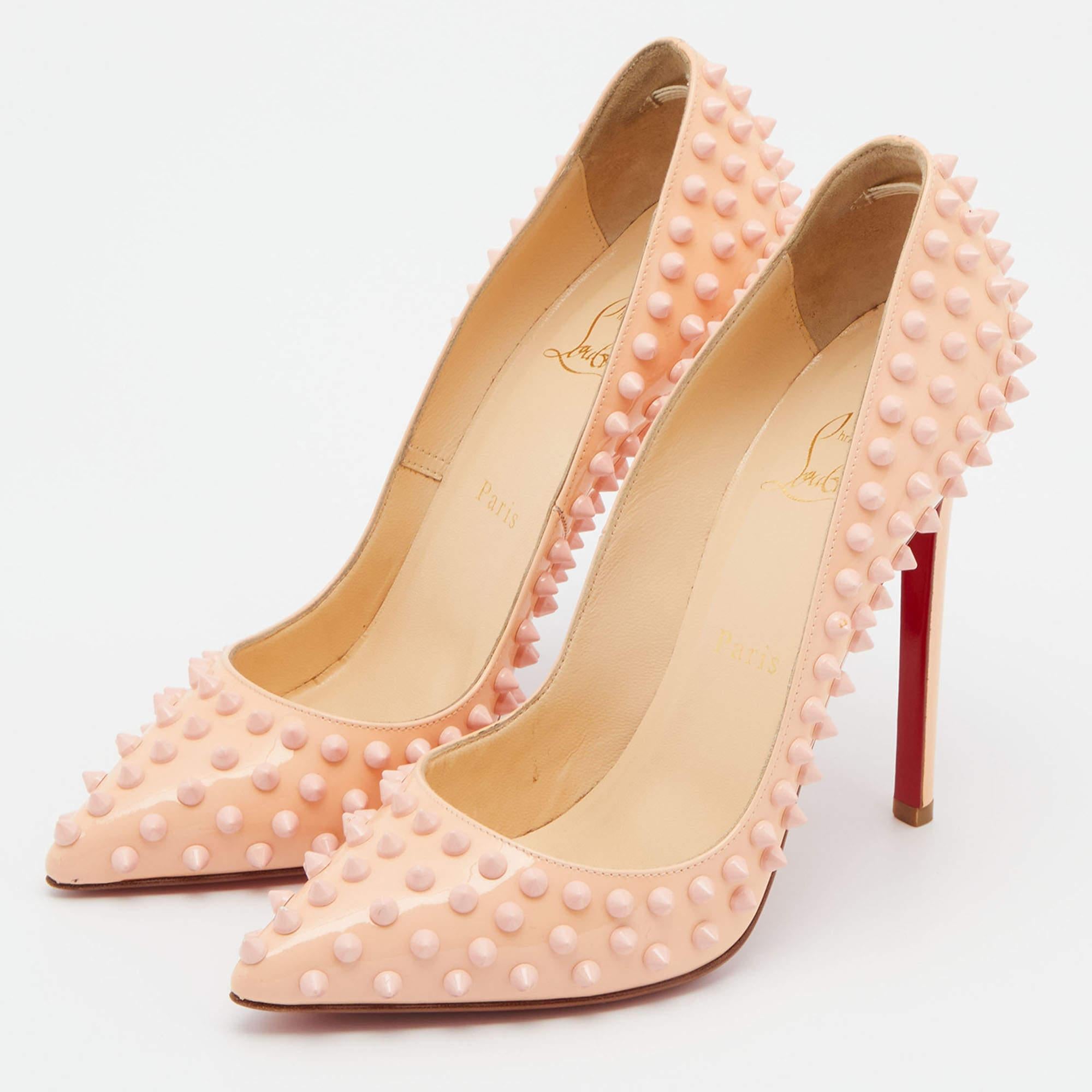 Christian Louboutin Peach Patent Leather Pigalle Spikes Pointed Toe Pumps Size 3 In Good Condition In Dubai, Al Qouz 2