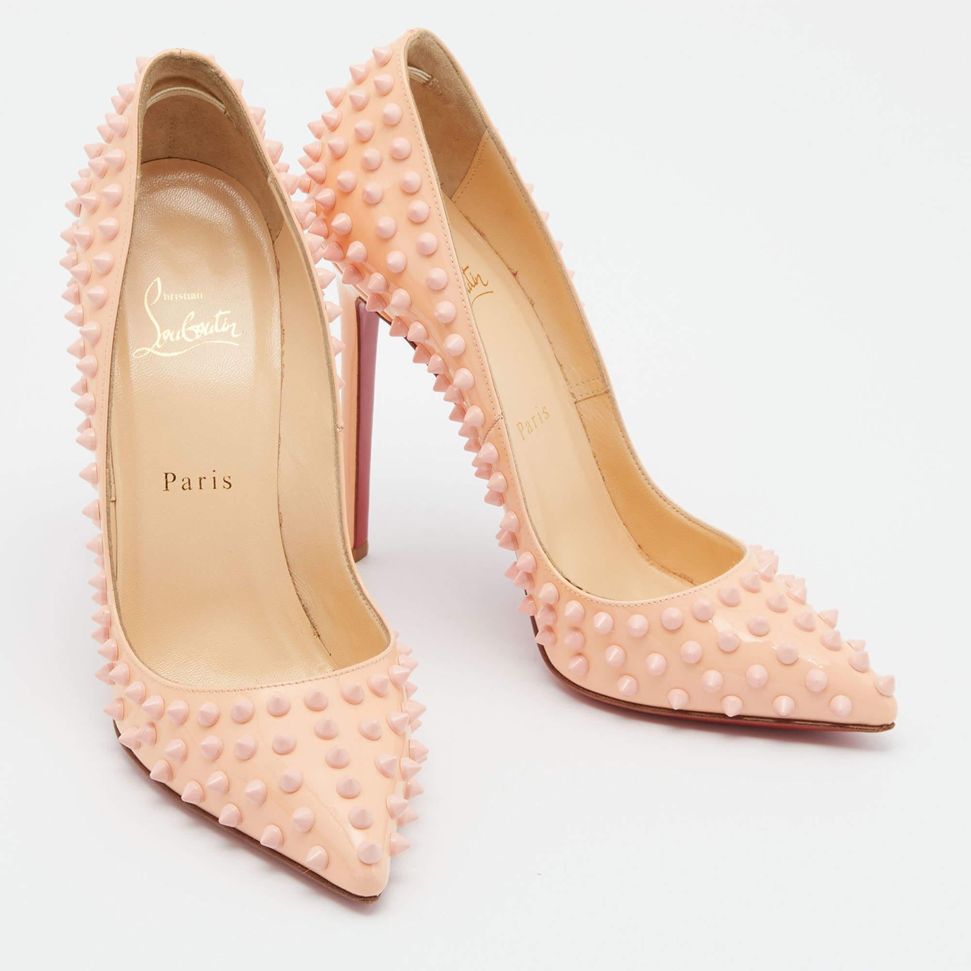 Women's Christian Louboutin Peach Patent Leather Pigalle Spikes Pointed Toe Pumps Size 3 For Sale