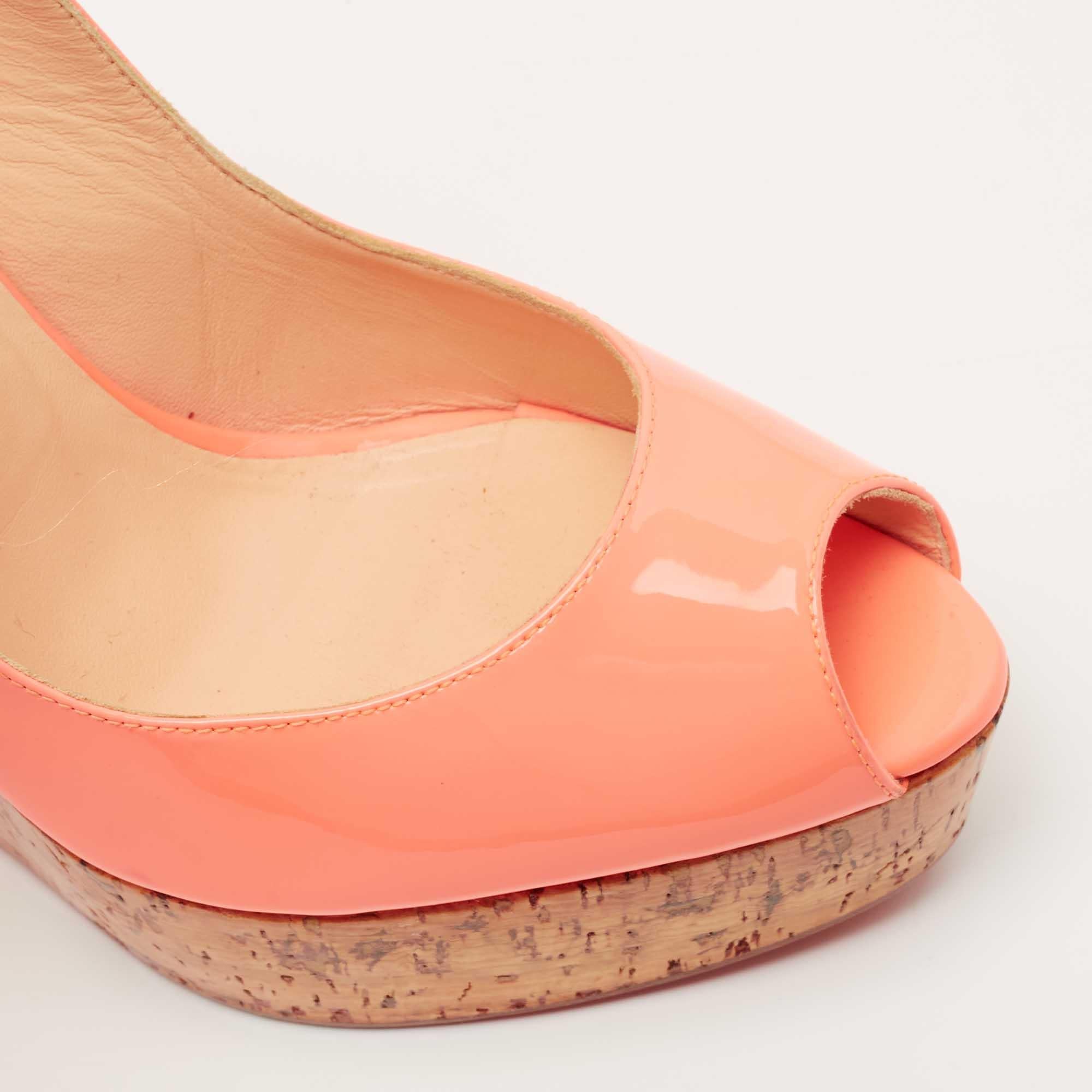 Christian Louboutin Peach Patent Leather Une Plume Wedge Sandals Size 40.5 For Sale 2