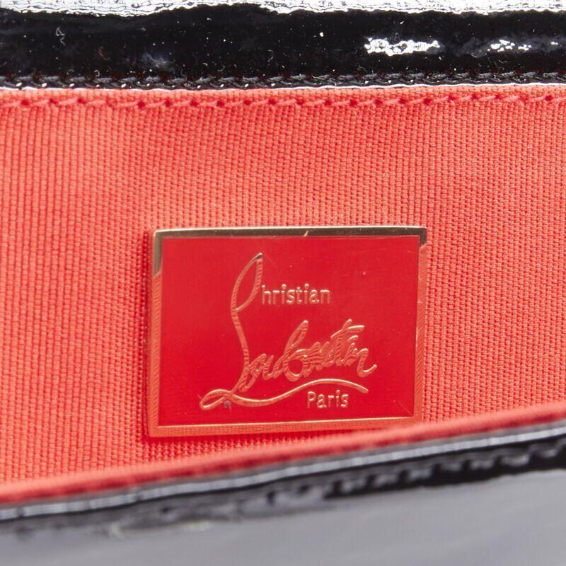 CHRISTIAN LOUBOUTIN clous d'oreilles Pigalle à motif d'araignée en brevet noir  pochette à rabat en vente 4