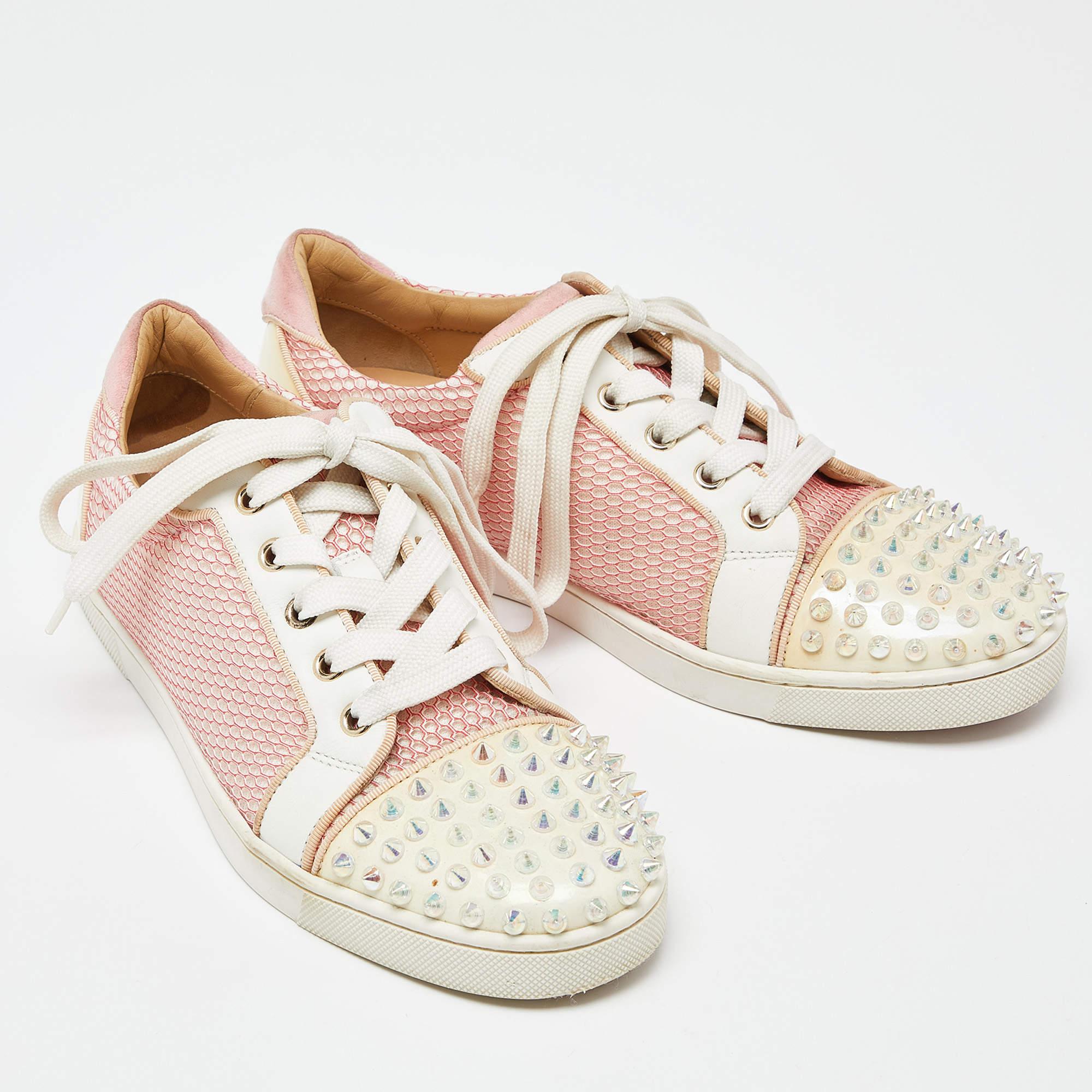Christian Louboutin Pink Mesh & Leather Spiked Louis Junior Sneakers Size 39.5 In Good Condition In Dubai, Al Qouz 2