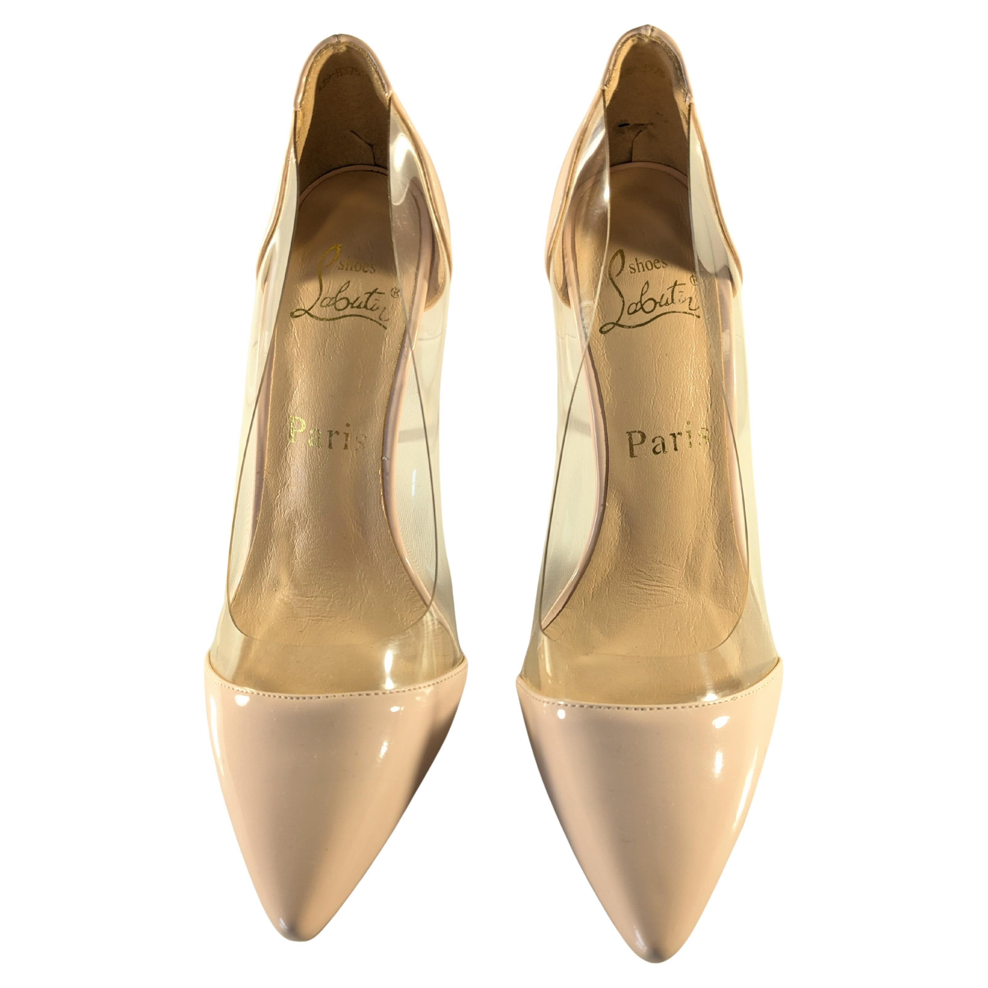 Christian Louboutin Bombas de punta puntiaguda de charol rosa y PVC Cosmo talla 38 en venta