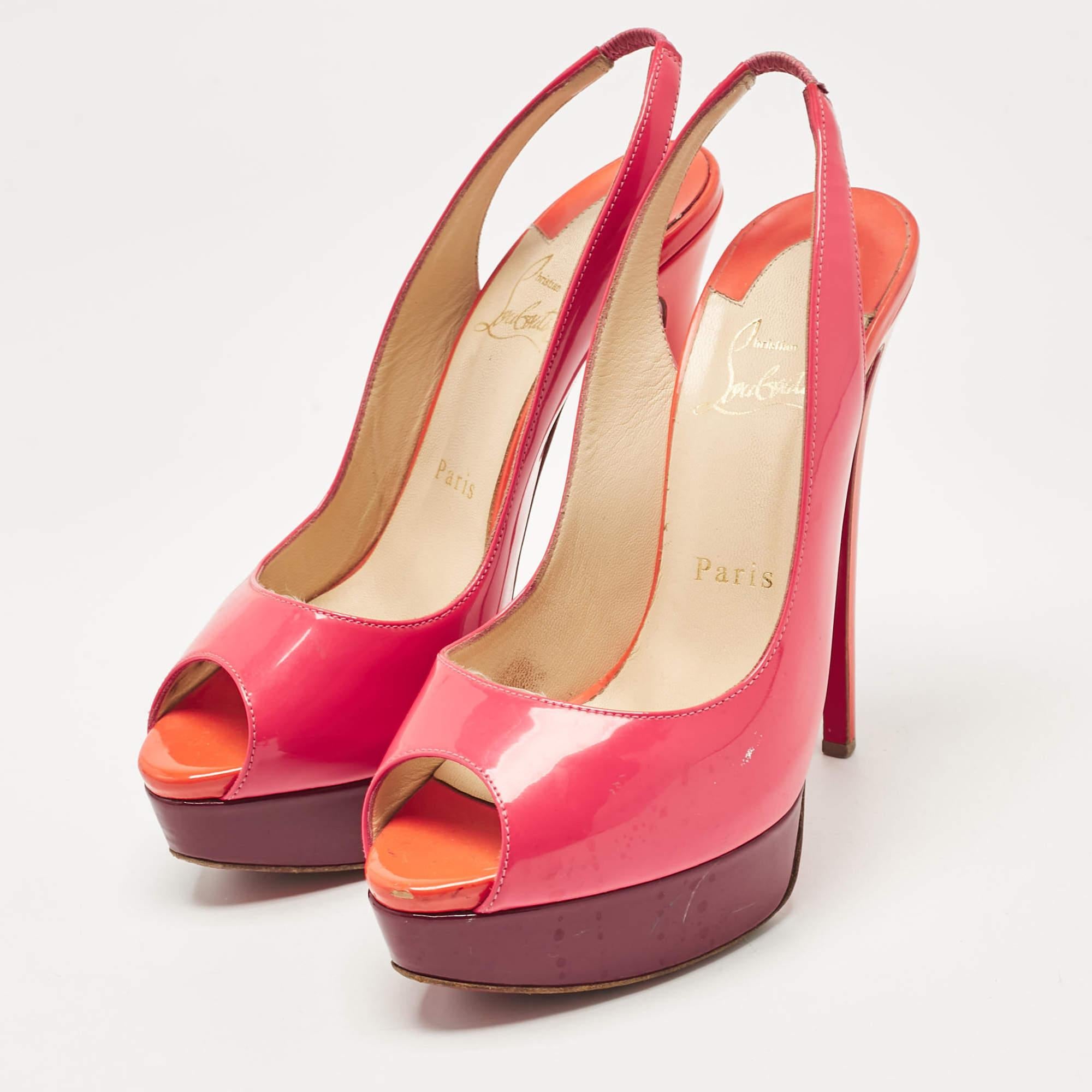 Fate una dichiarazione di stile chic con queste décolleté di design. Presentano tacchi robusti e suole resistenti, perfetti per le tue uscite alla moda.