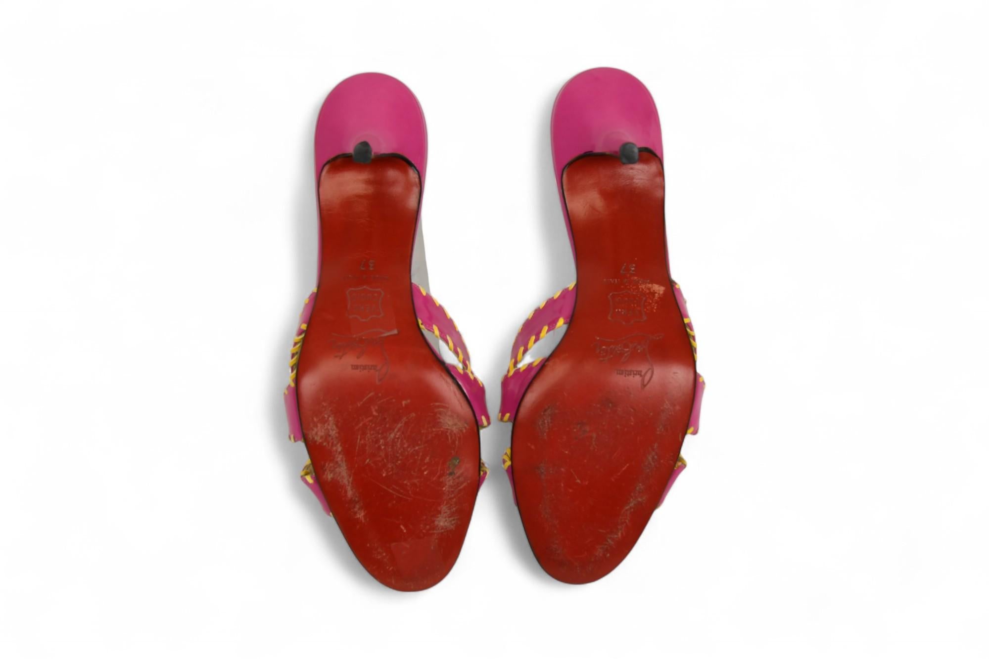 De las mujeres Sandalias de charol rosa de Christian Louboutin  Talla 7 US en venta