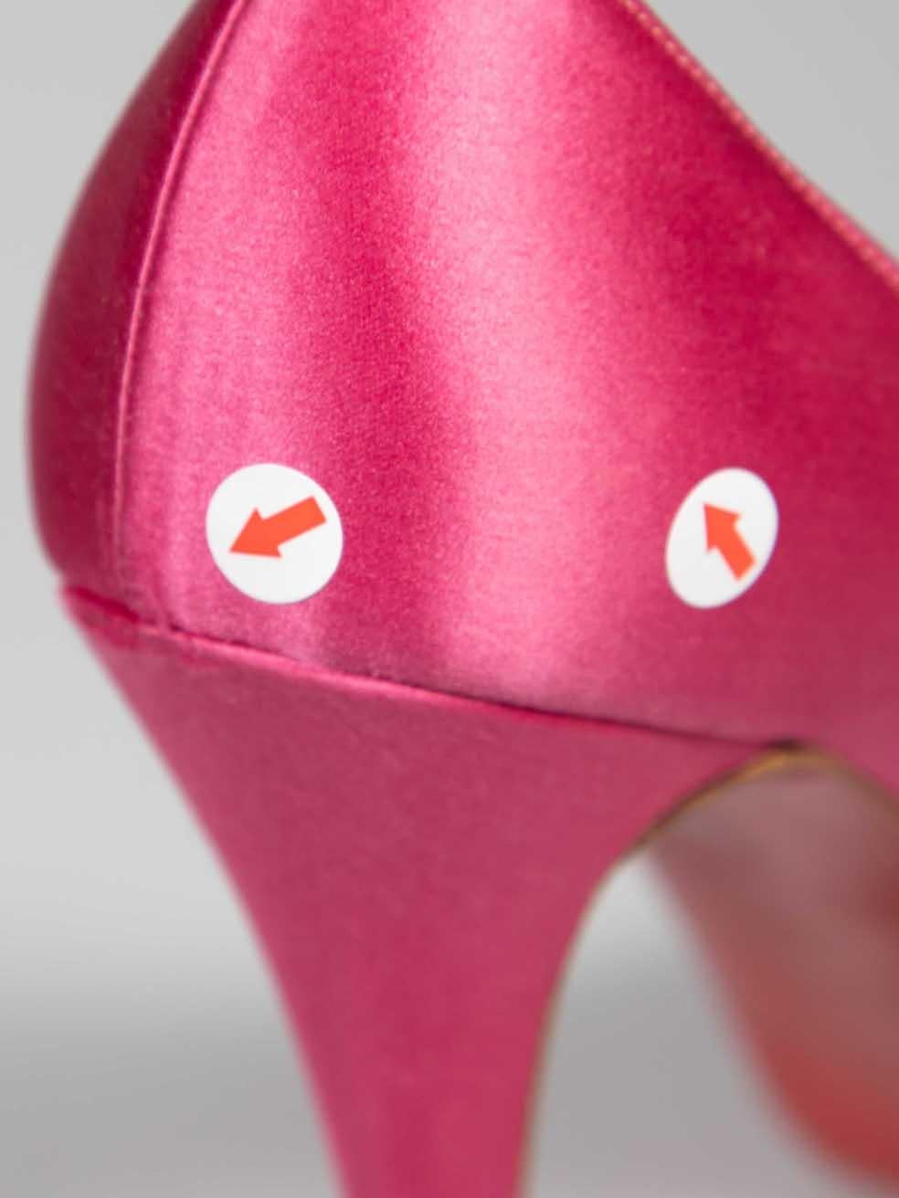 Christian Louboutin Rosa Satin Neu Sehr Prive Heels Größe IT 37 im Angebot 4