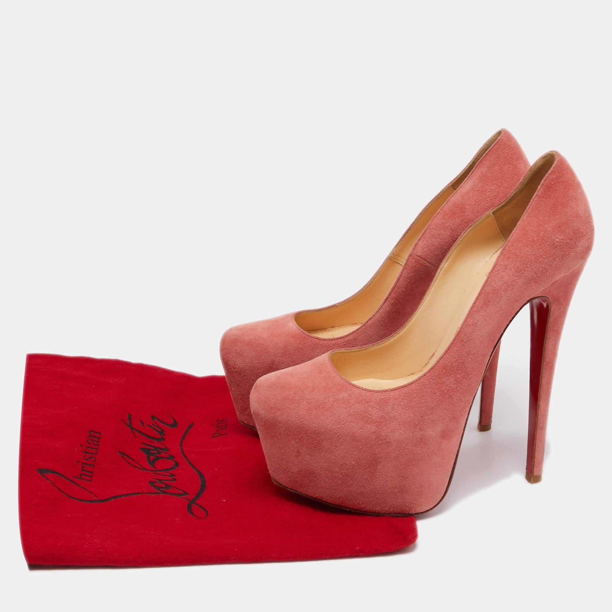 Christian Louboutin - Escarpins à plateforme Daffodile en daim rose, taille 36.5 4
