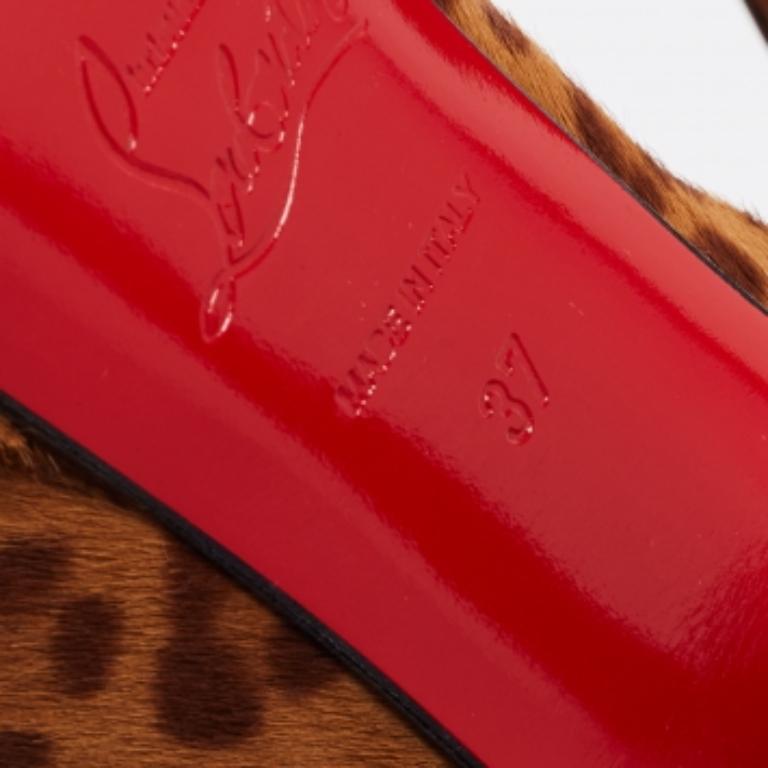 Christian Louboutin Printed Calf Hair Bow Lady Peep-Toe Platform Pumps Size 37 In Good Condition For Sale In Dubai, Al Qouz 2