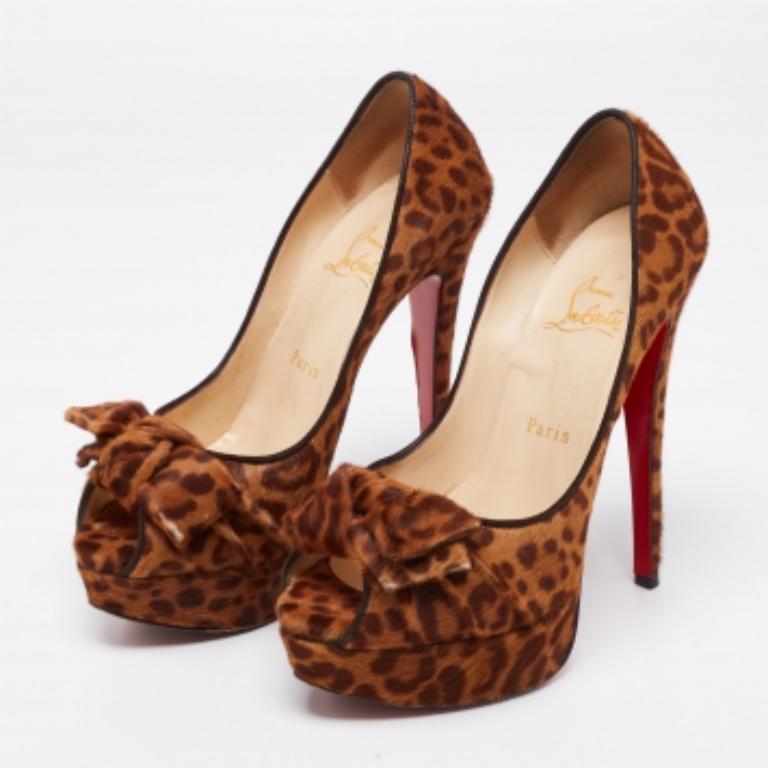 Christian Louboutin Printed Calf Hair Bow Lady Peep-Toe Platform Pumps Size 37 For Sale 3