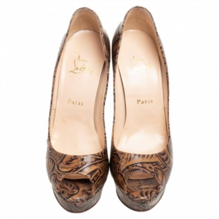 Christian Louboutin Piattaforma Altadama in pelle stampata Peep Toe Pumps Taglia 40 In condizioni buone in vendita a Dubai, Al Qouz 2
