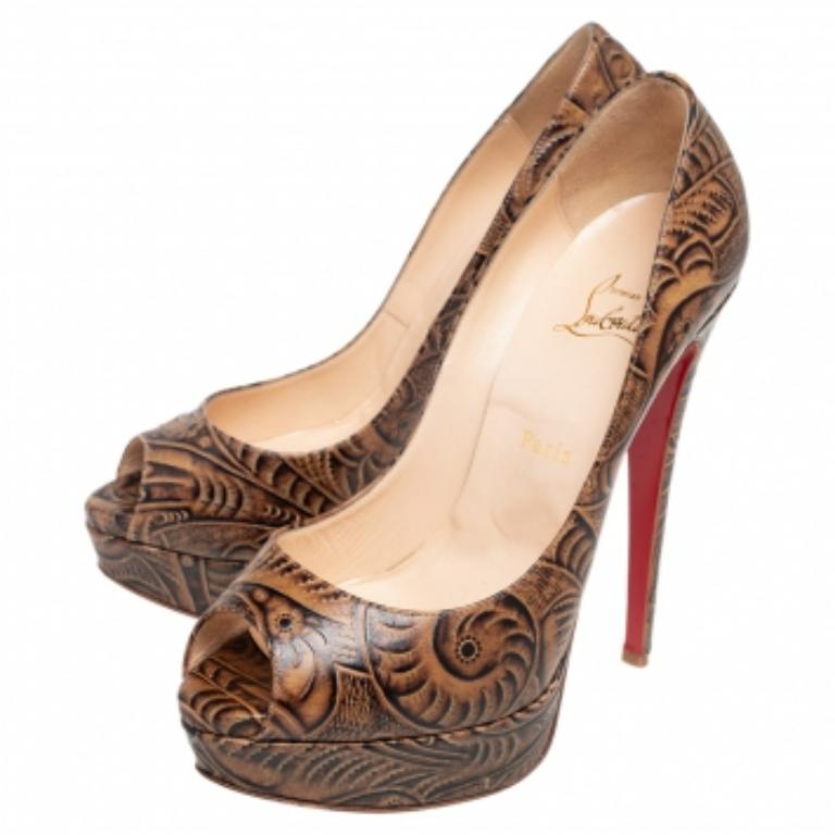 Christian Louboutin Piattaforma Altadama in pelle stampata Peep Toe Pumps Taglia 40 in vendita 2