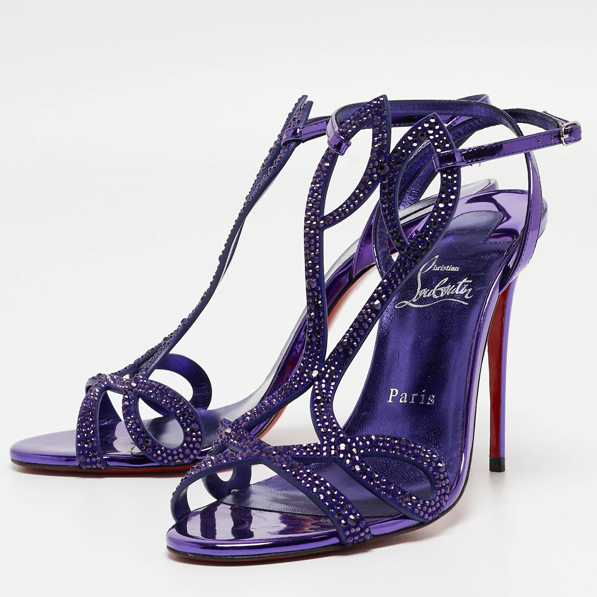 These Christian Louboutin sandals will offer you both luxury and comfort. Made from quality materials, they come in a versatile shade and are equipped with comfortable insoles.

