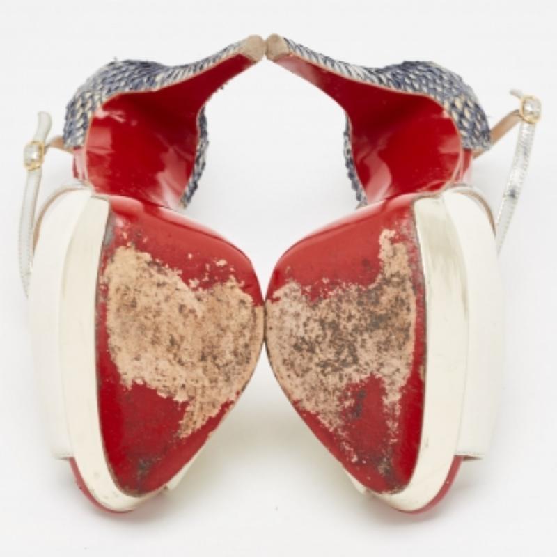 Christian Louboutin Pitón y cuero entrecruzado Bombas Peep Toe Tamaño 37 en Bueno estado para la venta en Dubai, Al Qouz 2