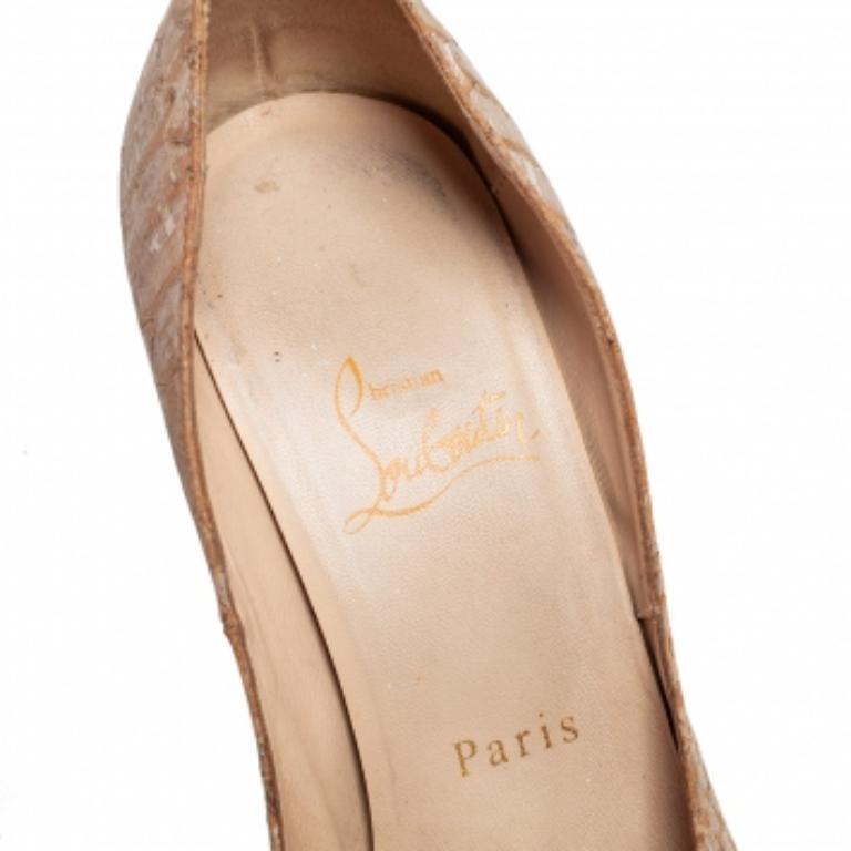 Christian Louboutin Python Embossed Cork Lady Peep Toe Platform Pumps Size 36.5 en Bastante bueno estado para la venta en Dubai, Al Qouz 2
