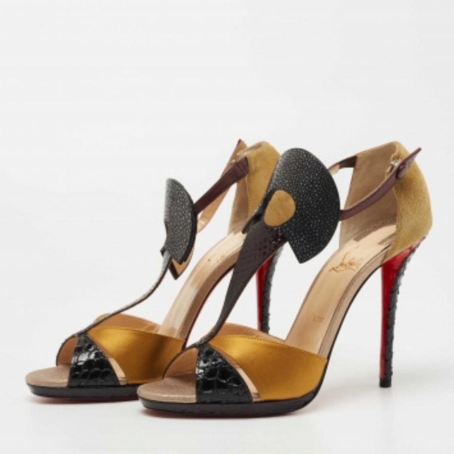 Estas sandalias enmarcarán sus pies de forma elegante. Fabricadas con materiales de calidad, ostentan una presentación elegante, plantillas cómodas y tacones duraderos.