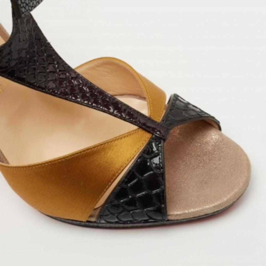 Christian Louboutin Sandalias aztecas de ante y satén con piel de pitón en relieve talla 41 en venta 2