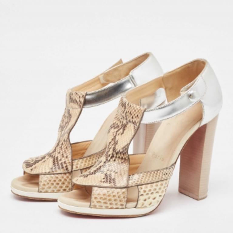 Christian Louboutin Sandalias con correa en el tobillo de piel de pitón y piel laminada talla 36 Beige en venta